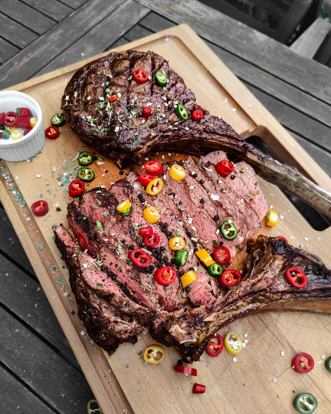 Tomahawk Steak mit frischem Chili 1 Tomahawk Steaks mit frischem Chili